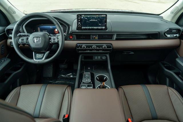 new 2025 Honda Pilot car, priced at $50,278