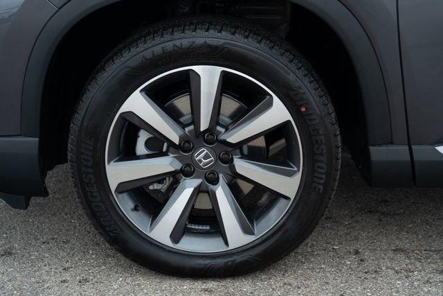 new 2025 Honda Pilot car, priced at $50,278