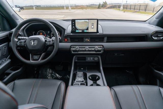 new 2025 Honda Pilot car, priced at $47,887