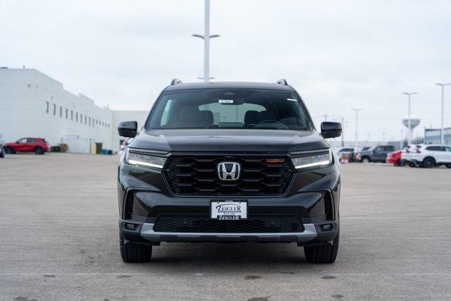 new 2025 Honda Pilot car, priced at $47,887