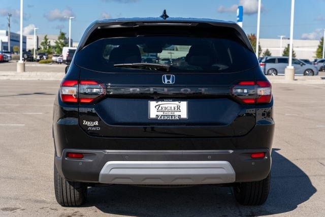 new 2025 Honda Pilot car, priced at $44,323