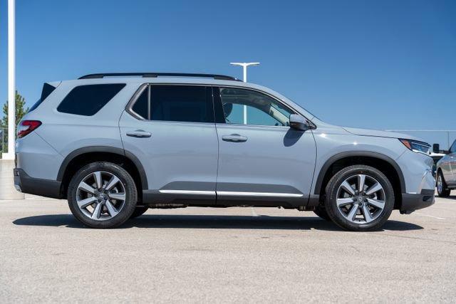 new 2025 Honda Pilot car, priced at $51,076