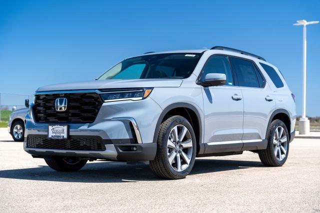 new 2025 Honda Pilot car, priced at $51,076