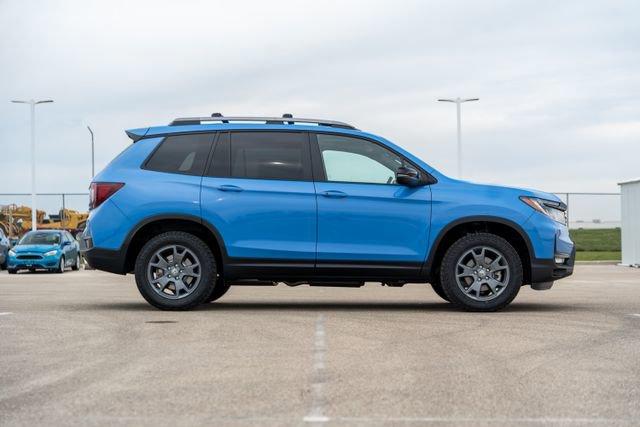 new 2025 Honda Passport car, priced at $43,995