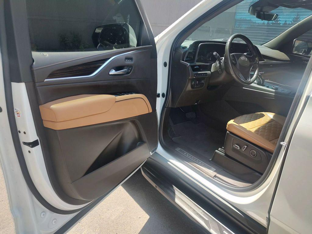 used 2021 Cadillac Escalade ESV car, priced at $55,990