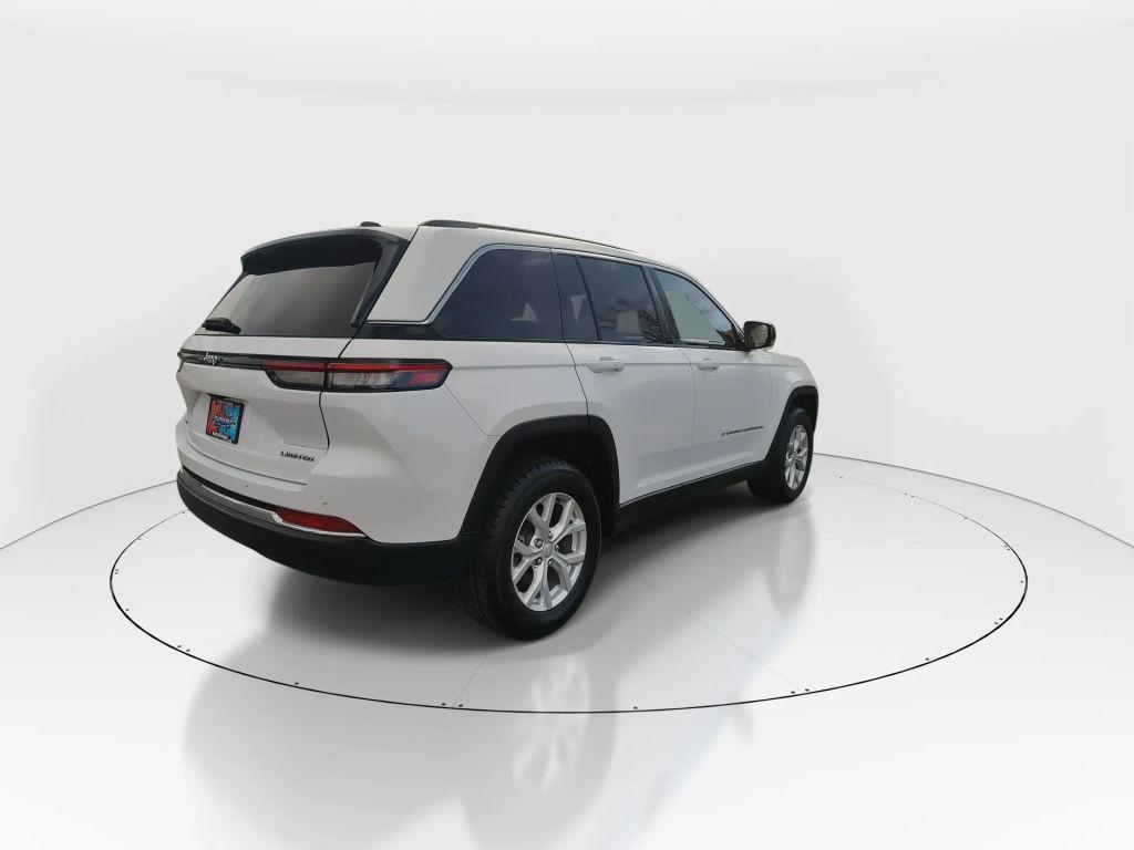 used 2024 Jeep Grand Cherokee car, priced at $29,939