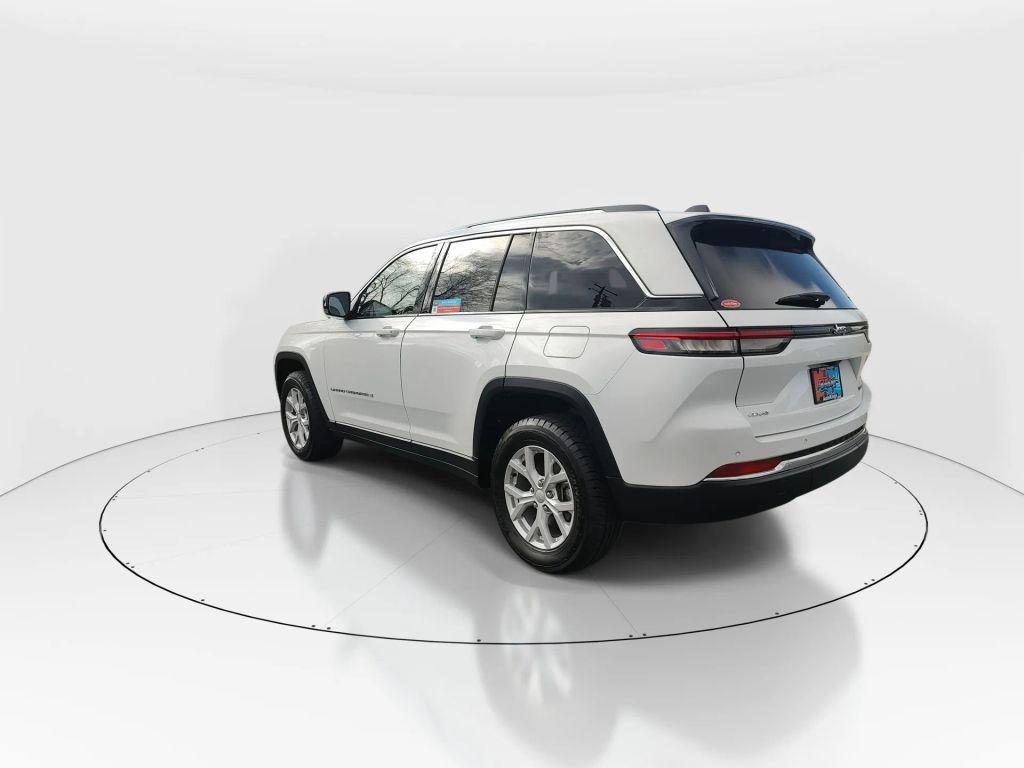 used 2024 Jeep Grand Cherokee car, priced at $29,939