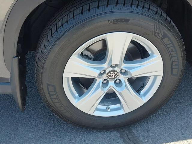 used 2021 Toyota Highlander car, priced at $23,526