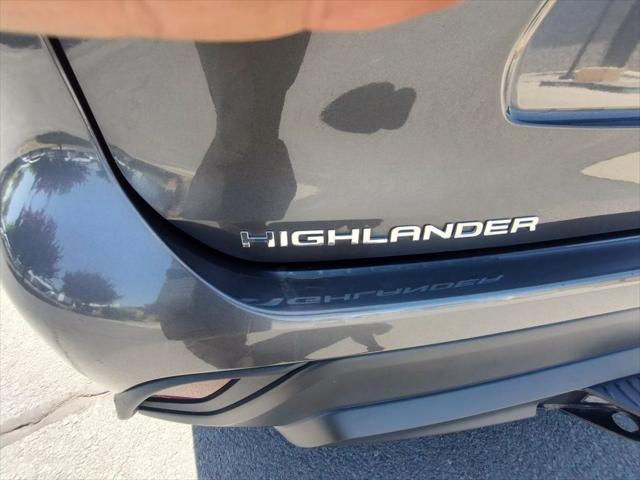 used 2021 Toyota Highlander car, priced at $23,526