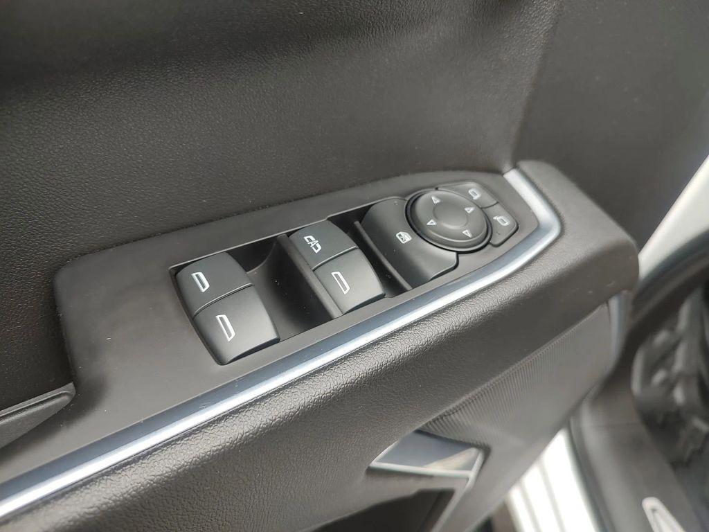 used 2022 Chevrolet Silverado 1500 car, priced at $35,990