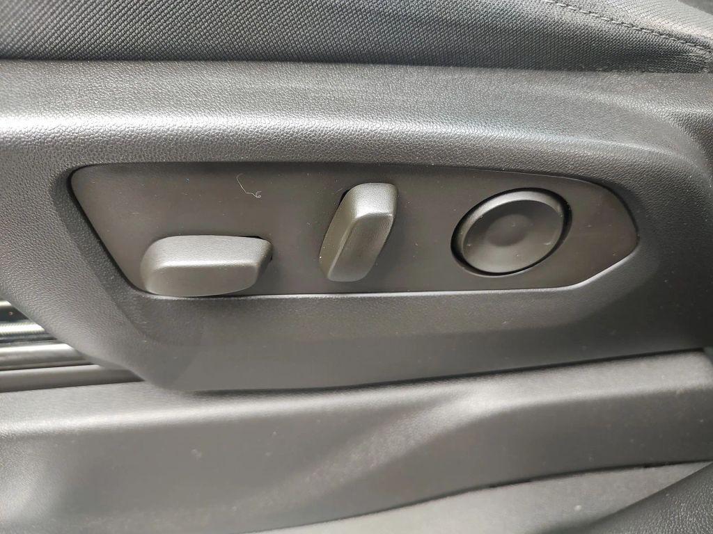 used 2022 Chevrolet Silverado 1500 car, priced at $35,990