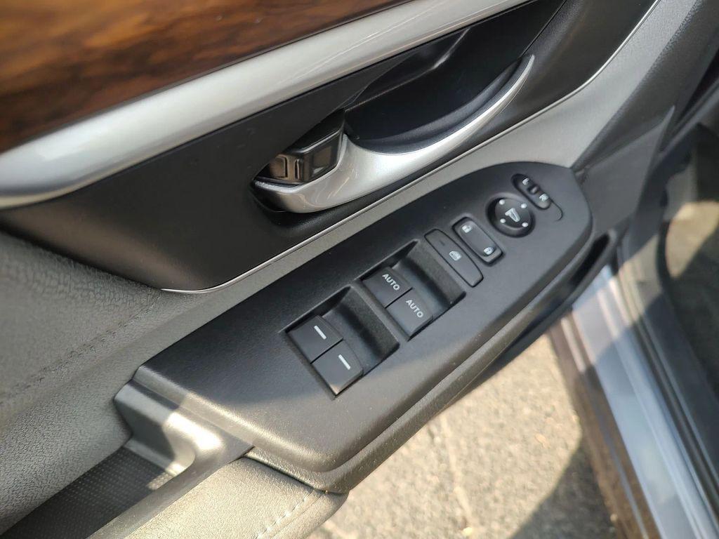 used 2021 Honda CR-V car, priced at $22,990