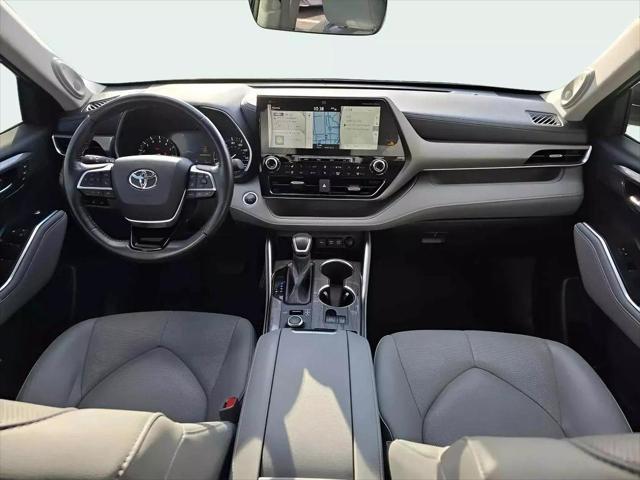 used 2021 Toyota Highlander car, priced at $37,480