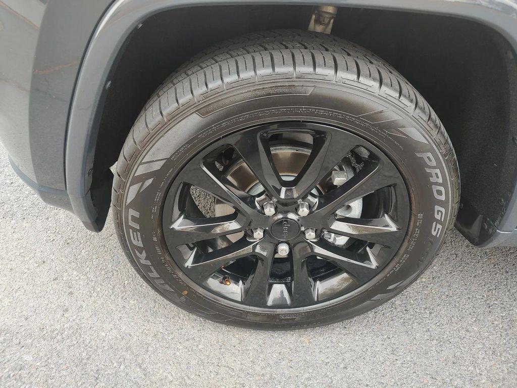 used 2018 Jeep Grand Cherokee car, priced at $17,899