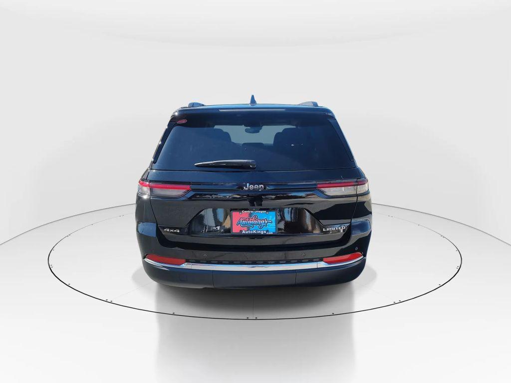 used 2022 Jeep Grand Cherokee car, priced at $28,889