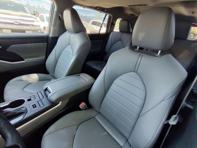 used 2021 Toyota Highlander car, priced at $37,803