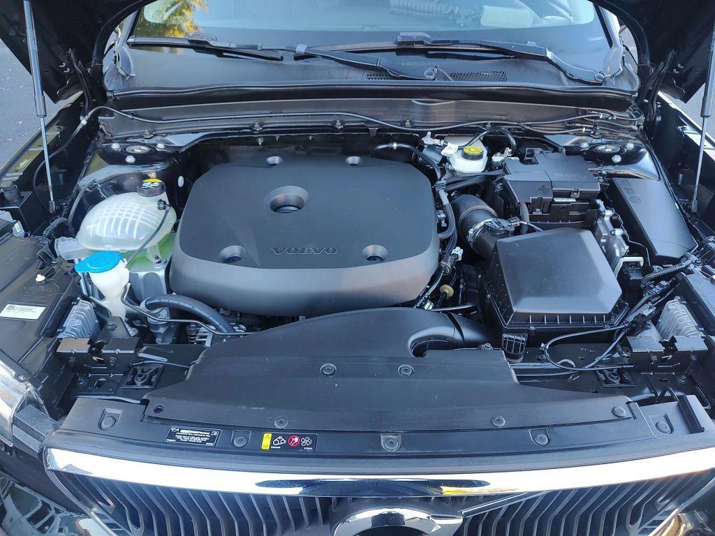 used 2021 Volvo XC40 car, priced at $23,640