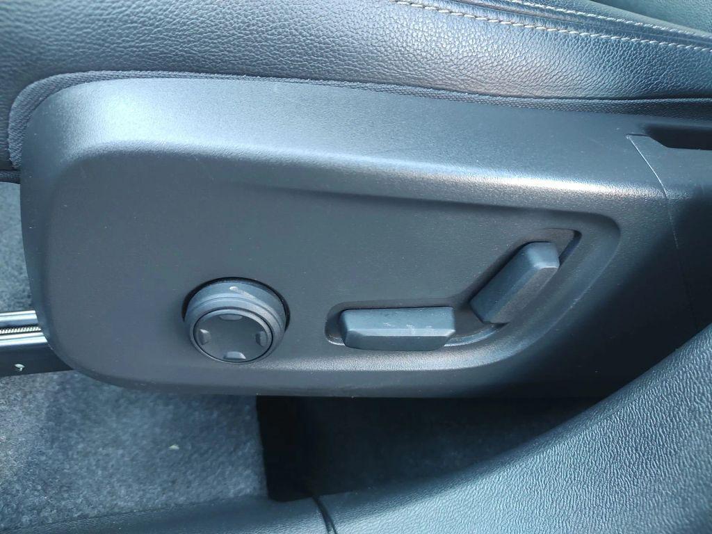 used 2021 Volvo XC40 car, priced at $23,640