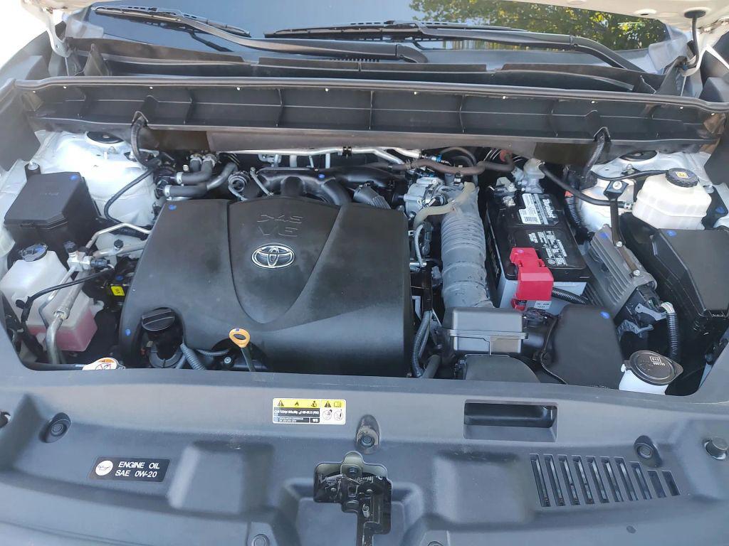 used 2020 Toyota Highlander car, priced at $32,899