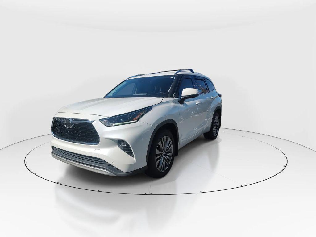used 2020 Toyota Highlander car, priced at $32,899