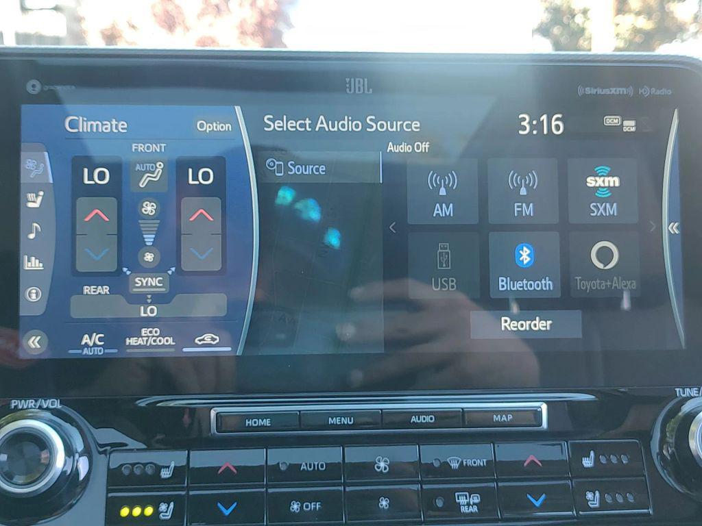 used 2020 Toyota Highlander car, priced at $32,899