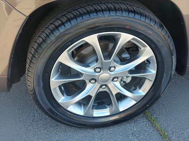 used 2019 Jeep Grand Cherokee car, priced at $28,384
