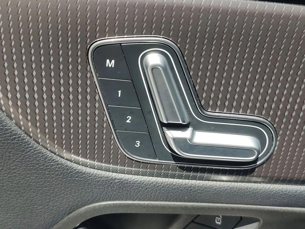 used 2021 Mercedes-Benz GLB 250 car, priced at $25,990