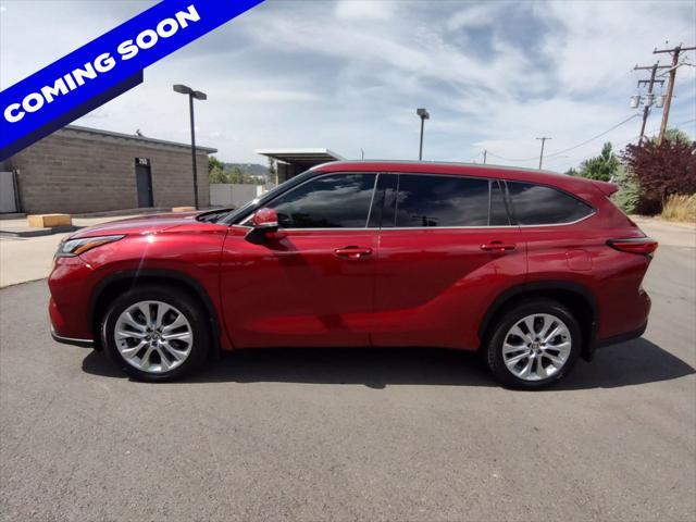 used 2021 Toyota Highlander car, priced at $34,990