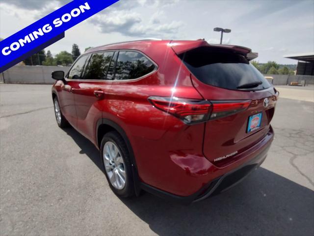 used 2021 Toyota Highlander car, priced at $34,990