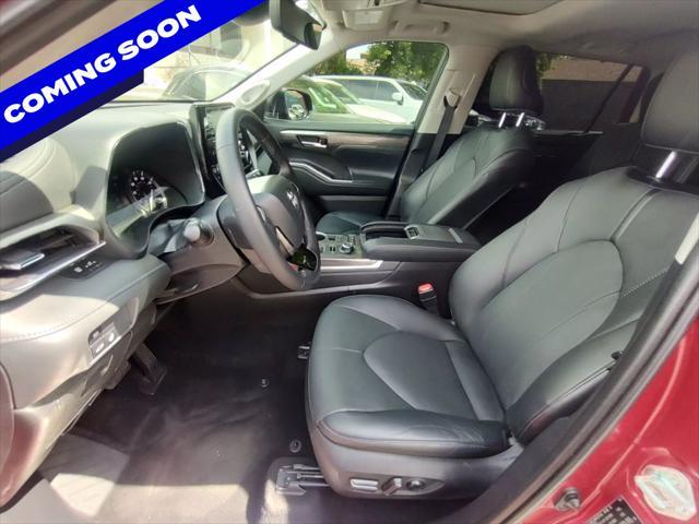 used 2021 Toyota Highlander car, priced at $34,990