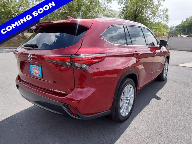 used 2021 Toyota Highlander car, priced at $34,990