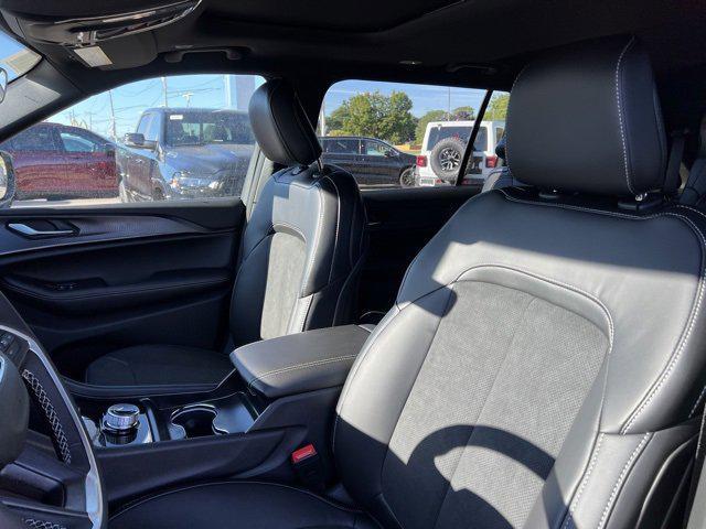 new 2025 Jeep Grand Cherokee L car, priced at $44,857