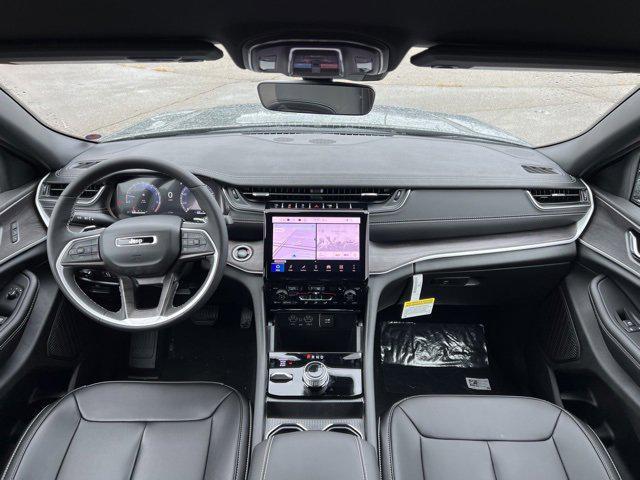 new 2025 Jeep Grand Cherokee car, priced at $46,935