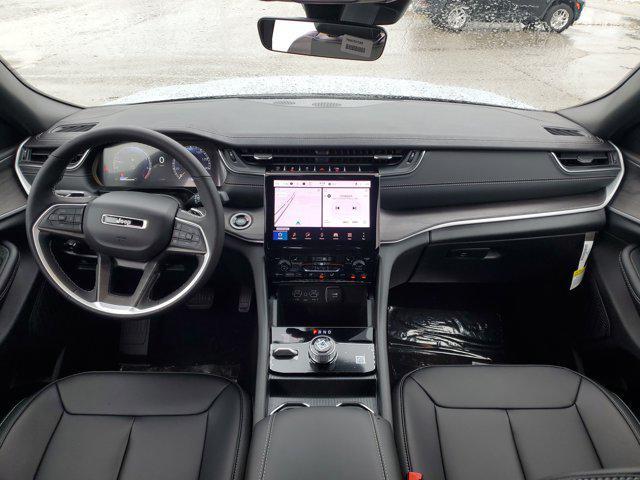new 2025 Jeep Grand Cherokee car, priced at $50,220