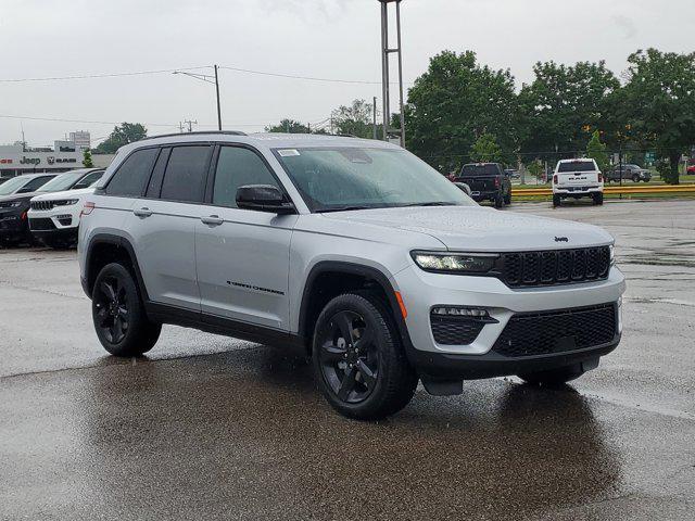 new 2025 Jeep Grand Cherokee car, priced at $50,220