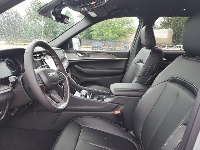 new 2025 Jeep Grand Cherokee car, priced at $50,220
