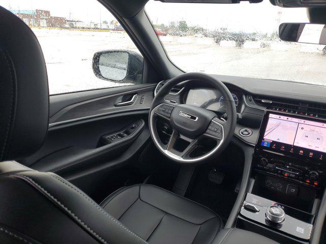 new 2025 Jeep Grand Cherokee car, priced at $50,220