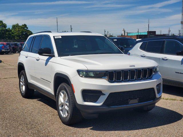 new 2024 Jeep Grand Cherokee car, priced at $44,375