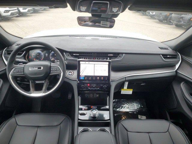 new 2025 Jeep Grand Cherokee car, priced at $49,625