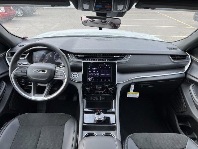 used 2025 Jeep Grand Cherokee car, priced at $43,504