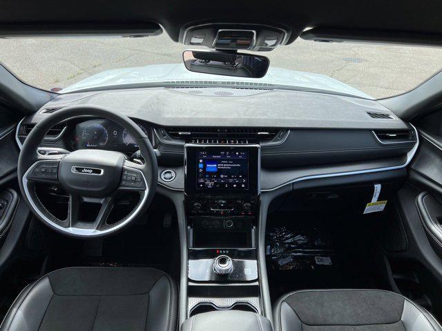 new 2025 Jeep Grand Cherokee L car, priced at $45,954