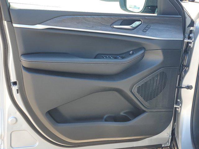 new 2025 Jeep Grand Cherokee car, priced at $50,220