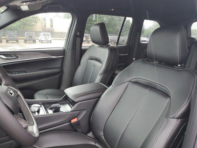 new 2025 Jeep Grand Cherokee car, priced at $50,220