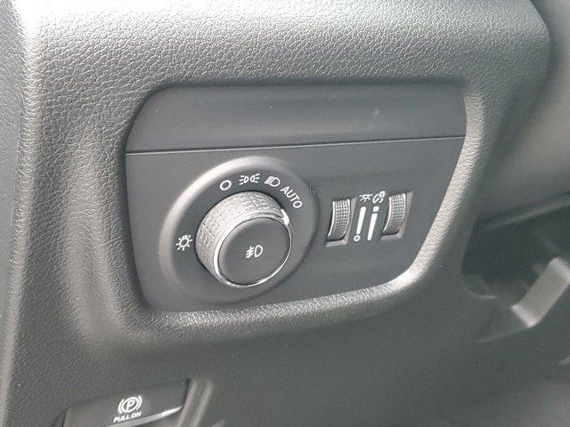 new 2025 Jeep Grand Cherokee car, priced at $50,220