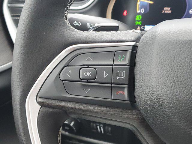 new 2025 Jeep Grand Cherokee car, priced at $50,220
