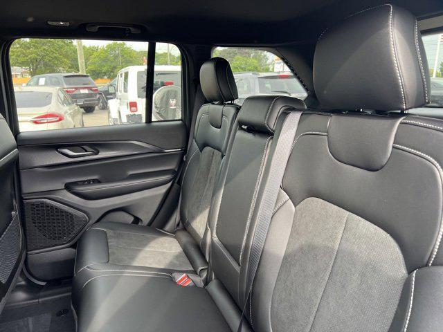 new 2025 Jeep Grand Cherokee car, priced at $43,504
