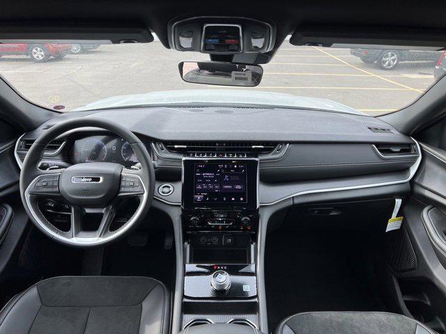 new 2025 Jeep Grand Cherokee car, priced at $43,504