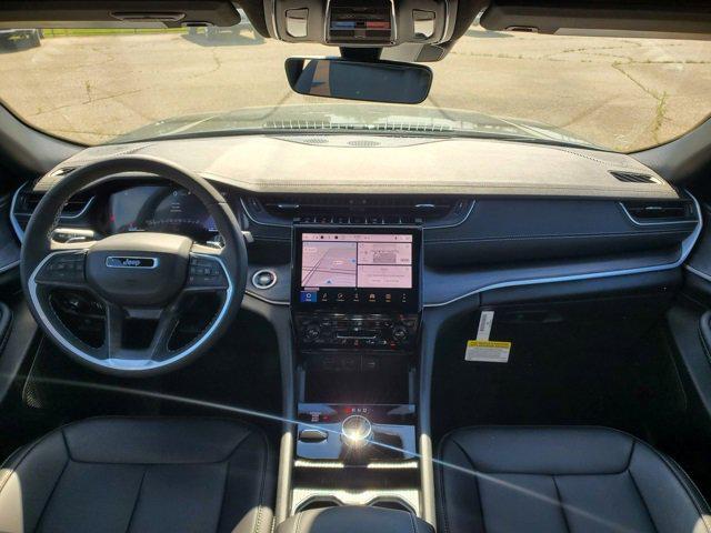 new 2025 Jeep Grand Cherokee car, priced at $47,495