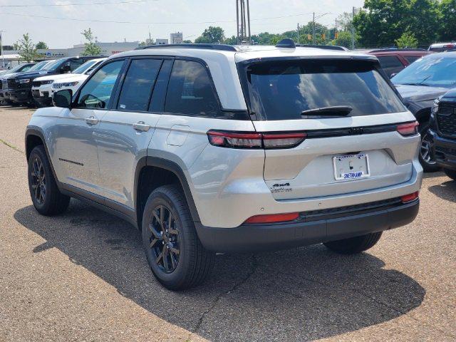 new 2024 Jeep Grand Cherokee car, priced at $48,025