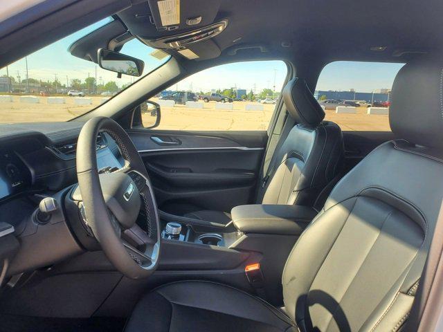 new 2025 Jeep Grand Cherokee car, priced at $49,625